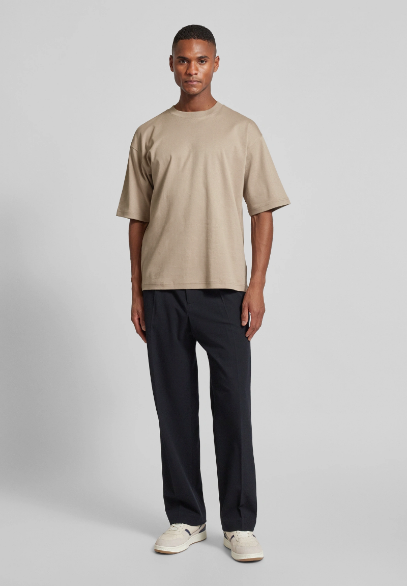 T-shirt Masculina com Gola Redonda Canelada Marrom