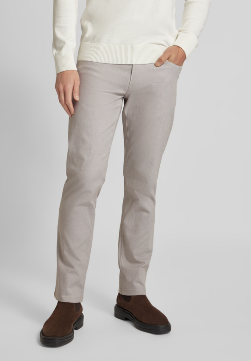 Calça Masculina de Corte Regular em Algodão Castanho