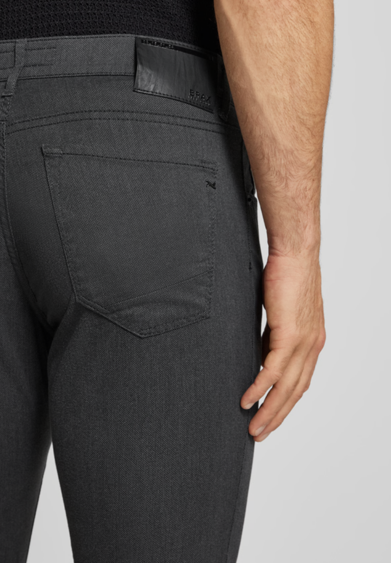 Calça Masculina de Corte Regular com 5 Bolsos